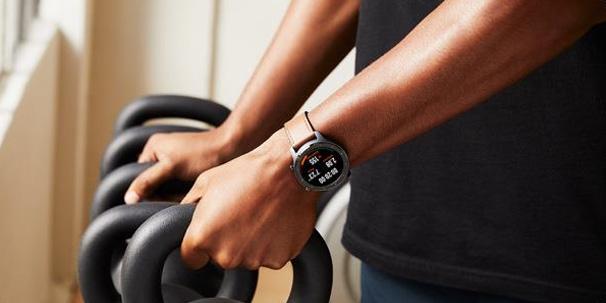 Xiaomi Amazfit GTR GPS-es fitness okosóra 42mm